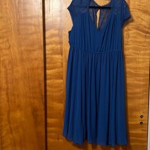 Size 18 BLUE LACE INSET CHIFFON MIDI DRESS
